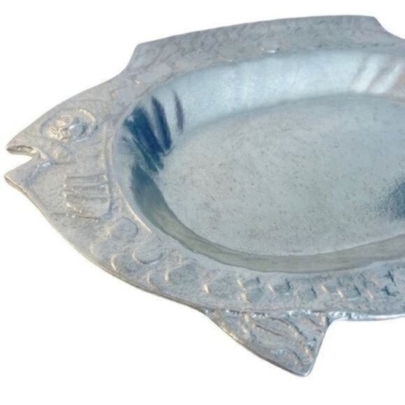 The Don Drumm Oval Fish Platter aluminum 9.5"H x 14.25"W x 1.25"D - Picture 3 of 8
